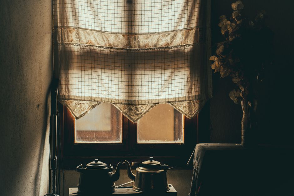 Somnifobi (Uyku Korkusu) Nedir? Belirtileri ve Baş Etme Yolları 2 Somnifobi yaşayan kişinin gece uyanık kalması